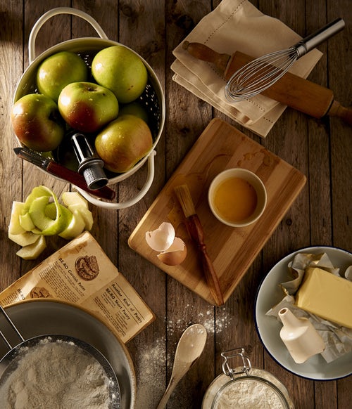 Ide foto musim gugur untuk Instagram - tata letak apel di dapur