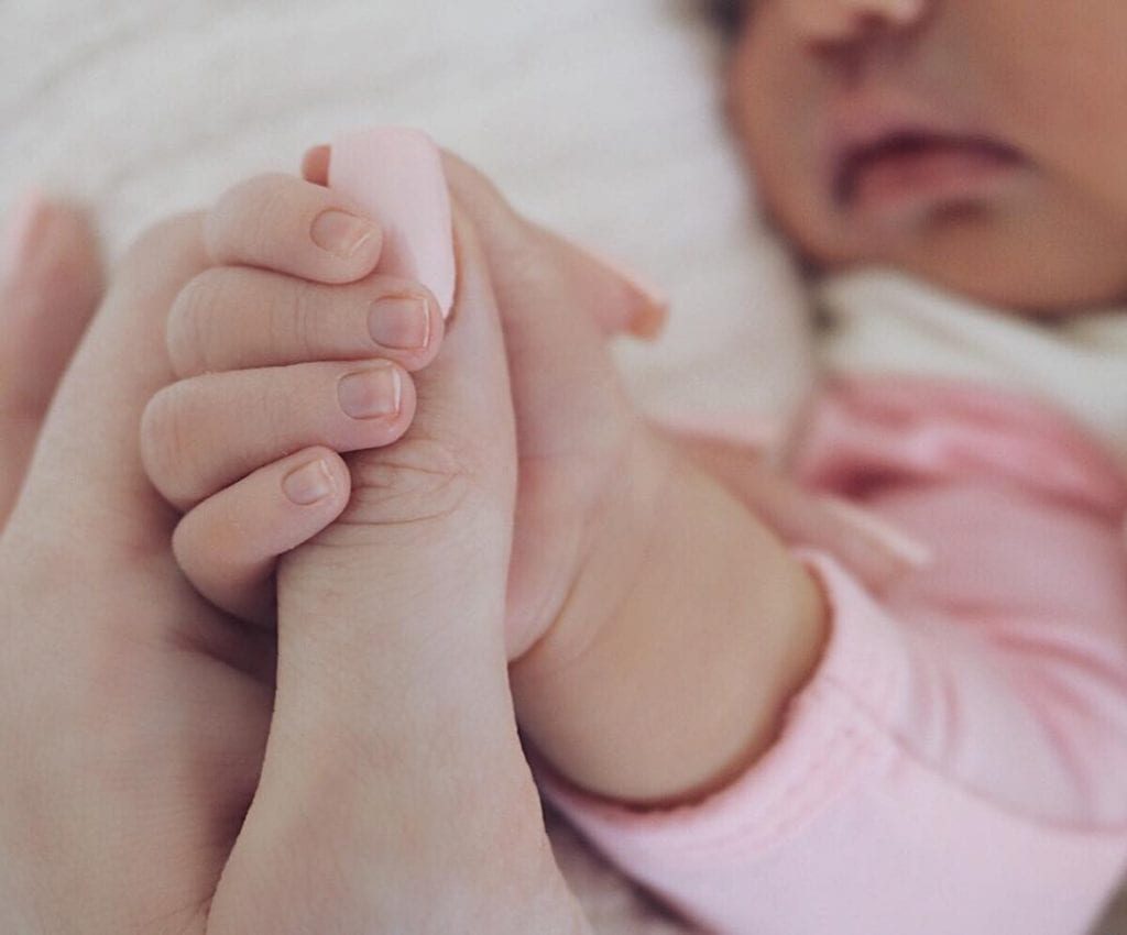 Kylie Jenner dengan Instagram putrinya yang baru lahir